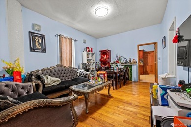 Great detached big house in the heart of Ditmars Park. Walking - photo 24