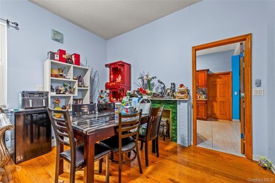 Great detached big house in the heart of Ditmars Park. Walking - photo 26