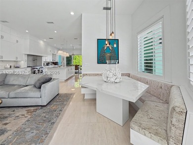 Beautifully renovated 4BR/5.5BA home with separate guest house - photo 30