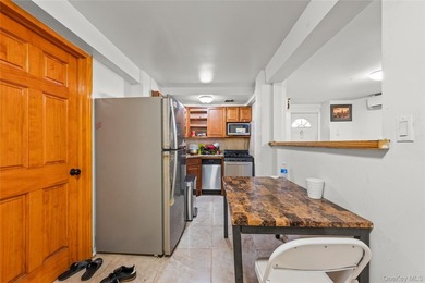 Great detached big house in the heart of Ditmars Park. Walking - photo 33