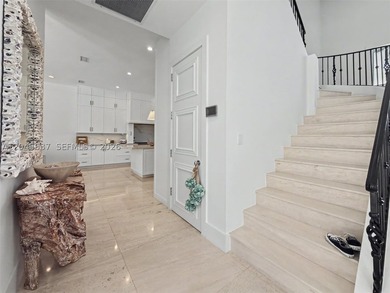 Beautifully renovated 4BR/5.5BA home with separate guest house - photo 37