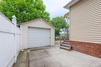 Great detached big house in the heart of Ditmars Park. Walking - photo 38