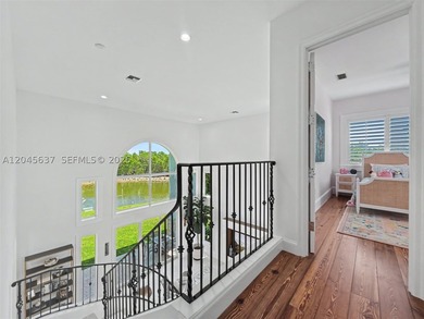 Beautifully renovated 4BR/5.5BA home with separate guest house - photo 39