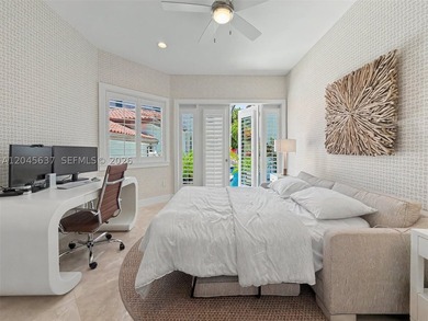 Beautifully renovated 4BR/5.5BA home with separate guest house - photo 45