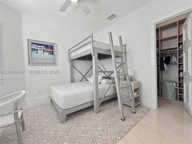 Beautifully renovated 4BR/5.5BA home with separate guest house - photo 48