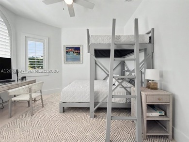 Beautifully renovated 4BR/5.5BA home with separate guest house - photo 49