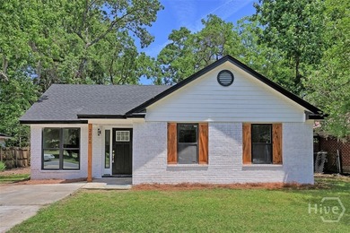Price Improvement! Welcome to 2020 Cowan Ave, a stunningly - photo 3