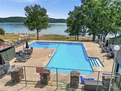 Two lake area lots in Lost Bridge Village with sloping terrain - photo 7