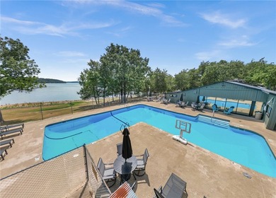Two lake area lots in Lost Bridge Village with sloping terrain - photo 10