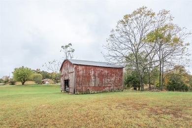 Welcome to this stunning 6-bedroom, 2-bath home offering over 5 - photo 6