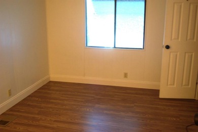 Conveniently located near beaches, shopping, dining, and parks - photo 8