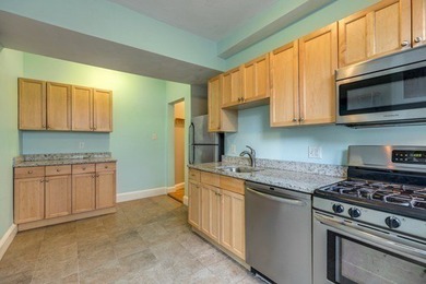 Fantastic opportunity to own a bright and well-maintained - photo 11