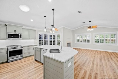 Welcome to Pinecrest Lakes! Situated on 1.1 acres, this unique - photo 11
