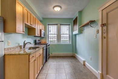 Fantastic opportunity to own a bright and well-maintained - photo 12