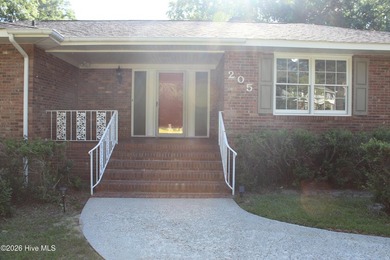 Located in Gem Lakes Subdivision This 3-bedroom, 2.5-bath home - photo 3