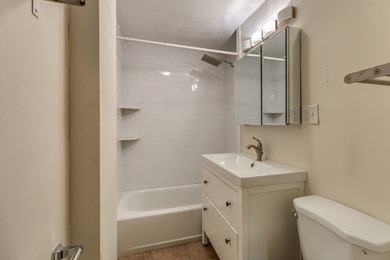 Fantastic opportunity to own a bright and well-maintained - photo 15