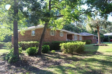 Located in Gem Lakes Subdivision This 3-bedroom, 2.5-bath home - photo 6