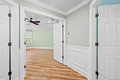 Welcome to Pinecrest Lakes! Situated on 1.1 acres, this unique - photo 18