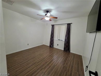 Welcome to this beautifully maintained 3-bedroom plus den - photo 21
