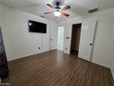 Welcome to this beautifully maintained 3-bedroom plus den - photo 22