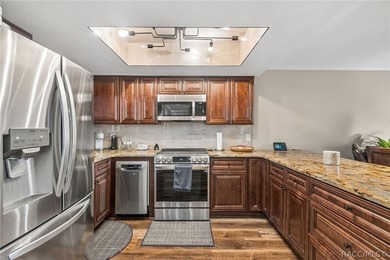 Welcome to easy coastal living in the sought-after Gulf Island - photo 4
