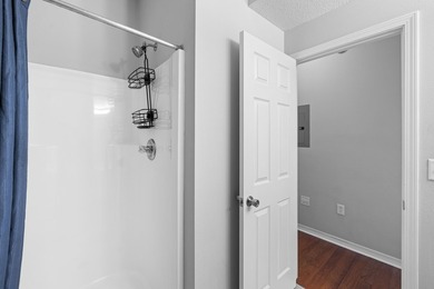 Affordable and move in ready! Charming 2-bedroom, 2-bath condo - photo 35