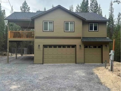 Lake Home For Sale in Crescent Lake, Oregon