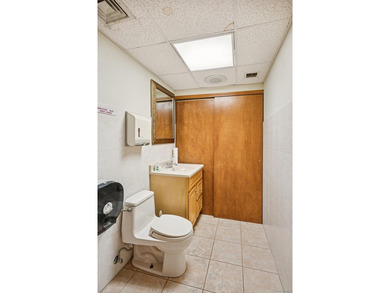 The Professional Cooperative is conveniently located in the - photo 24