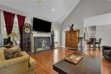 Welcome to this beautiful charming 3-bedroom, 2-bathroom home - photo 8