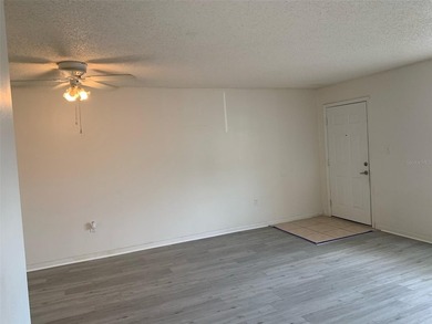 Back in the Market! This 2 bed 1 bath condo is located in a - photo 3