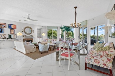 Enjoy oceanfront living in this sunny and bright three-bedroom - photo 5