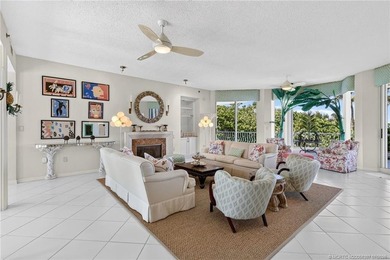 Enjoy oceanfront living in this sunny and bright three-bedroom - photo 6