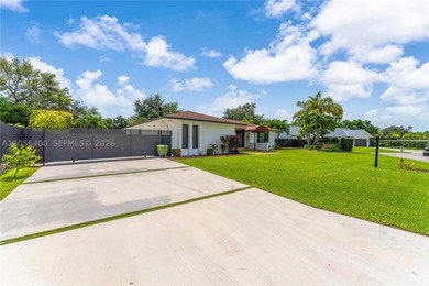 Discover the perfect blend of luxury, privacy, and convenience - photo 3