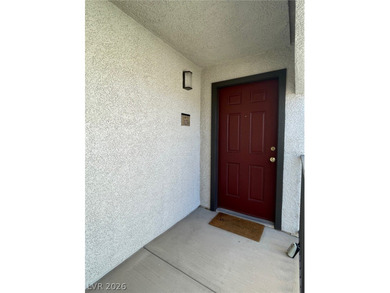 Welcome to Seven Hills! This fully furnished, beautifully