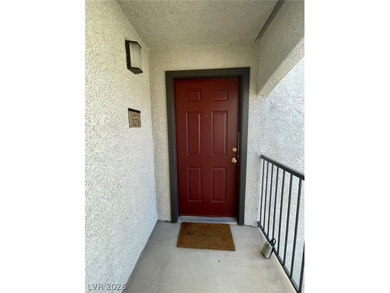 Welcome to Seven Hills! This fully furnished, beautifully