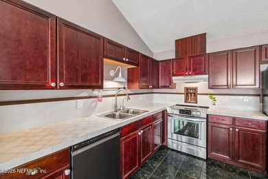Just minutes from NAS Jacksonville, this private detached home - photo 7