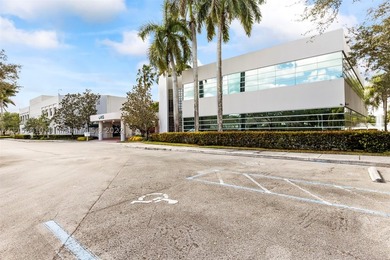 Incredibly rare opportunity to purchase a great commercial - photo 2