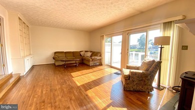 This stunning custom-built waterfront home on desirable Rumsey - photo 4
