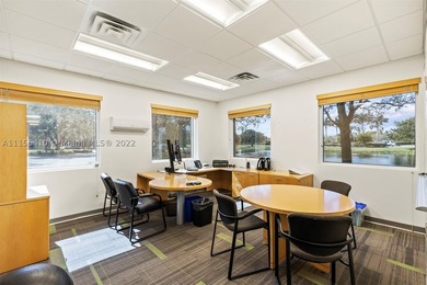 Incredibly rare opportunity to purchase a great commercial - photo 7