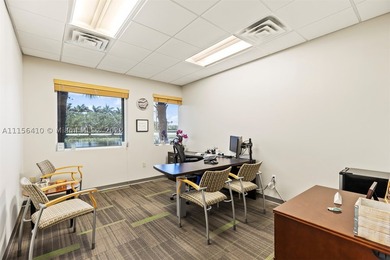 Incredibly rare opportunity to purchase a great commercial - photo 8