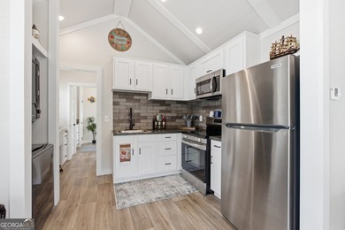 Simple living meets modern comfort in this Wayah model tiny home - photo 11