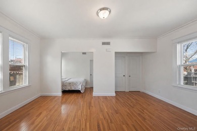 Spacious 2-Family Home on Double Lot - Central Air & Separate - photo 11