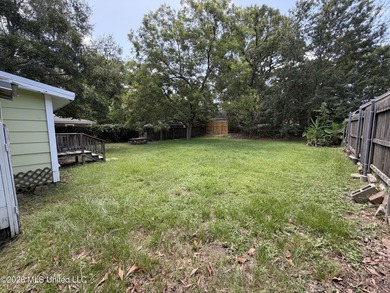 Investor Special with Great Potential! Calling all investors and - photo 3