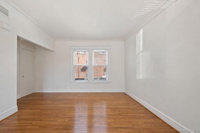 Spacious 2-Family Home on Double Lot - Central Air & Separate - photo 13