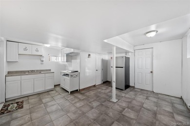 Spacious 2-Family Home on Double Lot - Central Air & Separate - photo 16