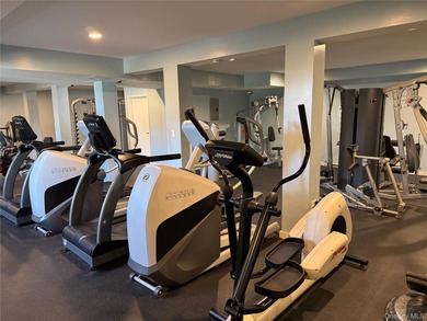Welcome to 70L Sea Cliff Ave, first floor, two bedroom co-op in - photo 18