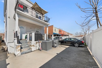 Spacious 2-Family Home on Double Lot - Central Air & Separate - photo 18