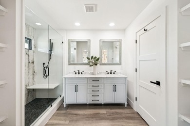 Extensive 'down to the studs' renovation in 2022 delivers a - photo 19