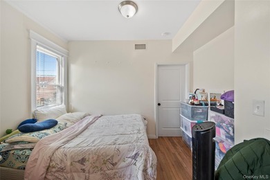 Spacious 2-Family Home on Double Lot - Central Air & Separate - photo 24