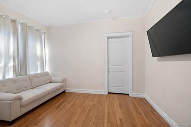 Spacious 2-Family Home on Double Lot - Central Air & Separate - photo 25
